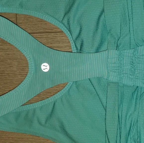 Lululemon Turbo Tank Size 8 - Picture 13 of 13